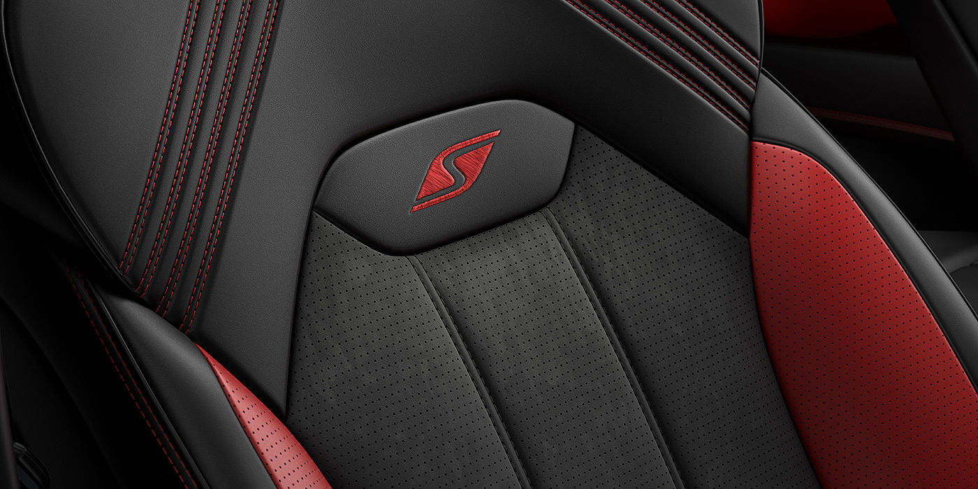 Bentley Cairo Bentley Bentayga S seat with detailed red Hotspur stitching and black Beluga coloured hide. 